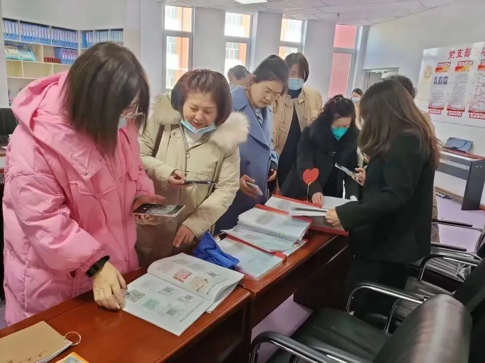 蒙古族幼儿园花日园长赴乌拉特后旗考察学习4.jpg