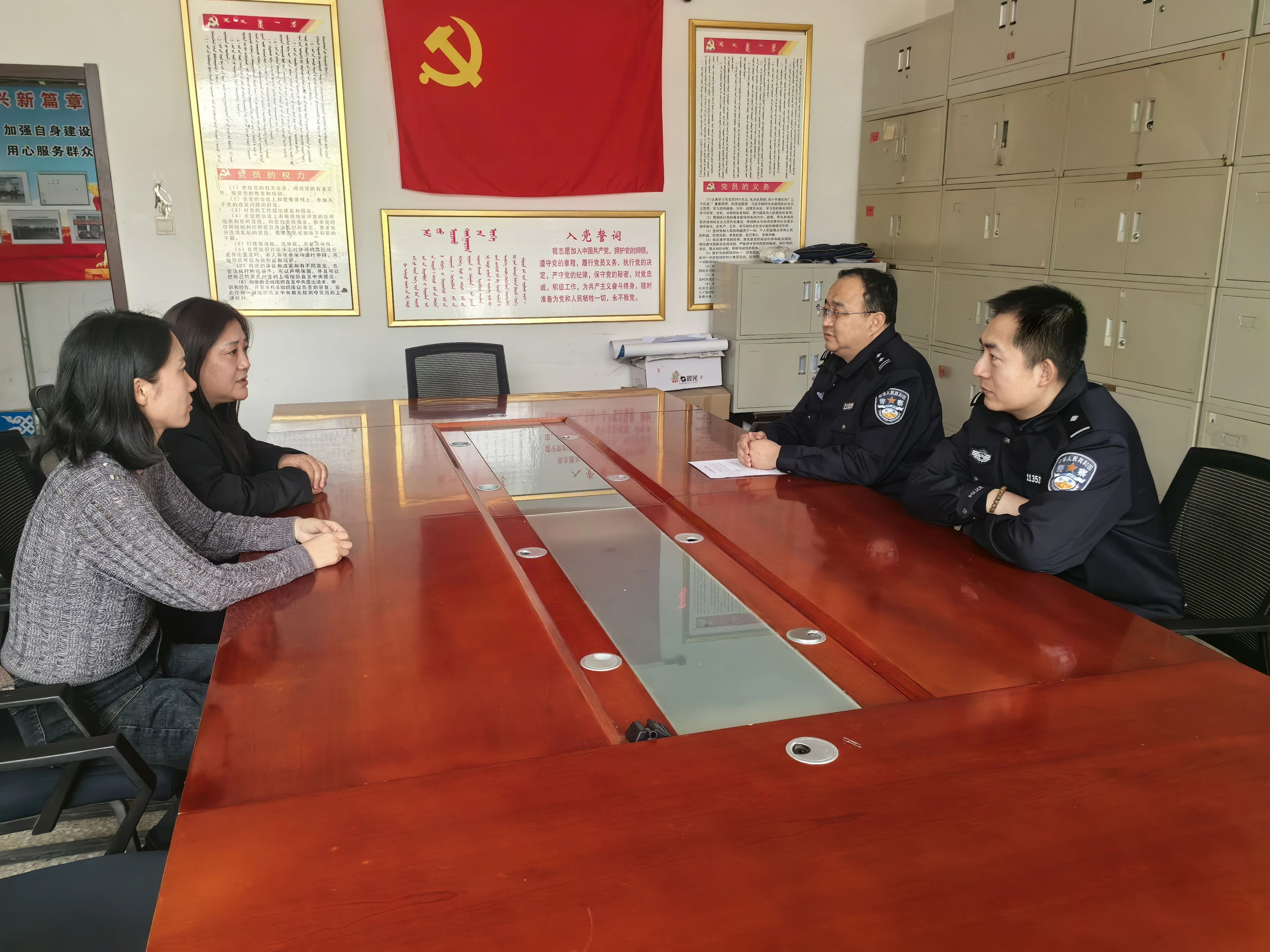 旗交警队与巴音乌兰苏木共推农牧区交通安全宣传教育工作 11.jpg