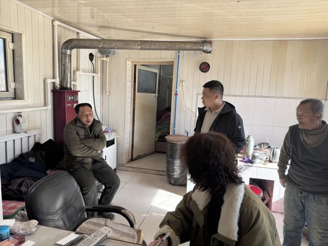 乌加河镇：深入开展特困分散供养人员入户核查工作 22.jpg