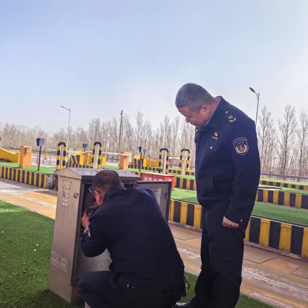 乌拉特中旗市场监督管理局开展动态汽车衡计量专项监督检查 11.jpg